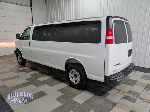 Used 2025 Chevrolet Express 3500 LT w/ LT Preferred Equipment Group RWD image 2