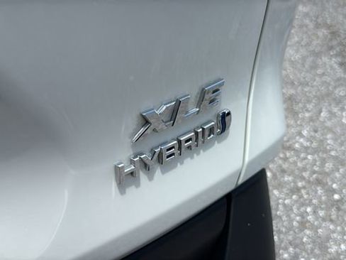 Certified 2021 Toyota RAV4 XLE Premium AWD/4WD image 8
