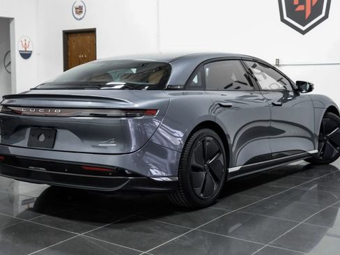 Used 2024 Lucid Air Touring image 9