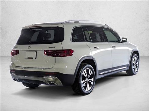 Certified 2025 Mercedes-Benz GLB 250 4MATIC image 4