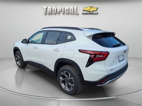 New 2026 Chevrolet Trax LT image 3