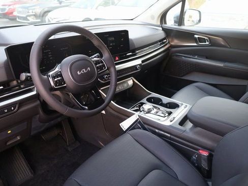 Certified 2025 Kia Carnival SX Prestige FWD image 12