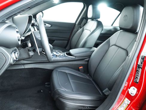 New 2024 Alfa Romeo Giulia Sprint image 31