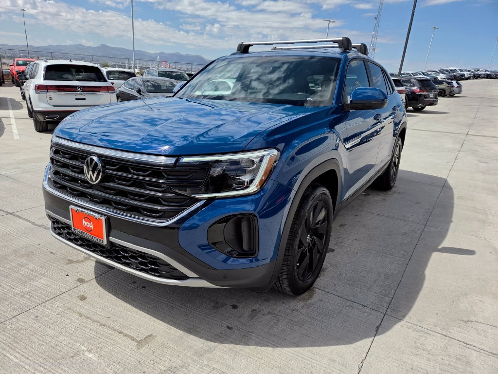 Certified 2026 Volkswagen Atlas Cross Sport SE FWD image 3