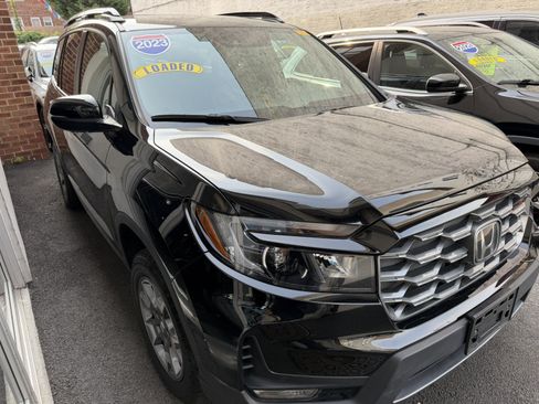 Used 2023 Honda Passport TrailSport image 2