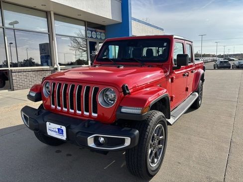 Used 2020 Jeep Gladiator Overland image 1