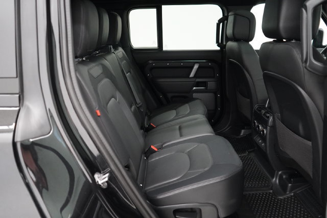 Used 2024 Land Rover Defender 110 X-Dynamic SE AWD/4WD image 57