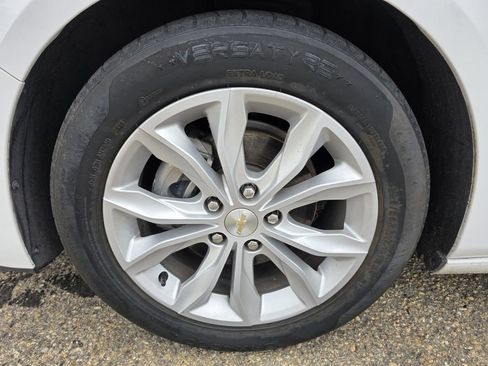 Used 2020 Chevrolet Malibu LT FWD image 38