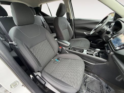 Used 2022 Nissan Kicks SV FWD image 19