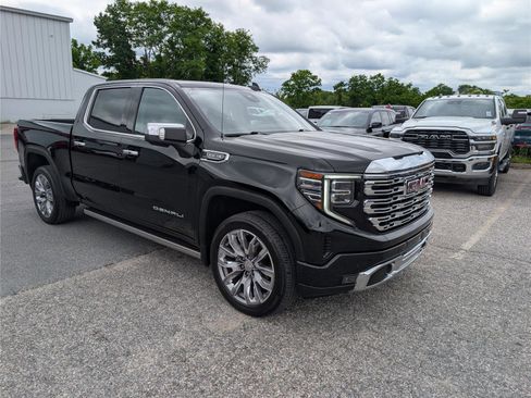 Used 2023 GMC Sierra 1500 Denali w/ Denali Reserve Package AWD/4WD image 7