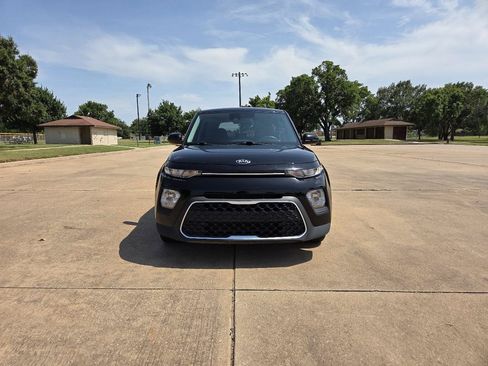 Used 2020 Kia Soul S FWD image 4