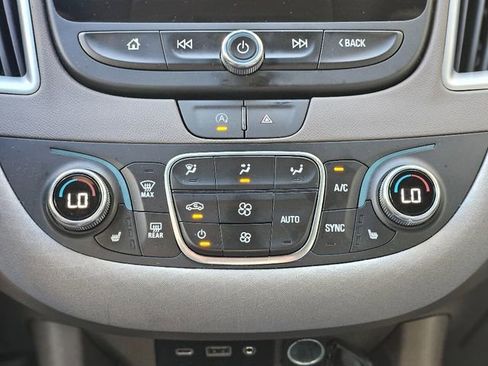 Used 2024 Chevrolet Malibu LT image 23