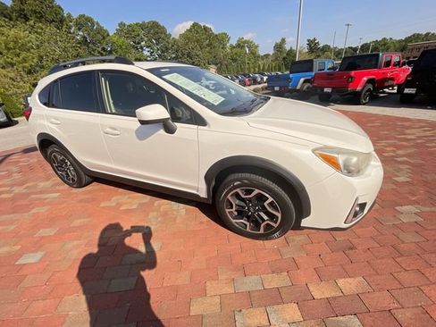 Used 2017 Subaru Crosstrek 2.0i Premium AWD/4WD image 34