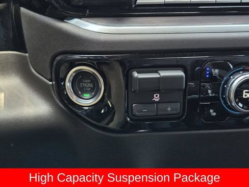 New 2026 GMC Sierra 1500 SLT w/ SLT Premium Package AWD/4WD image 17