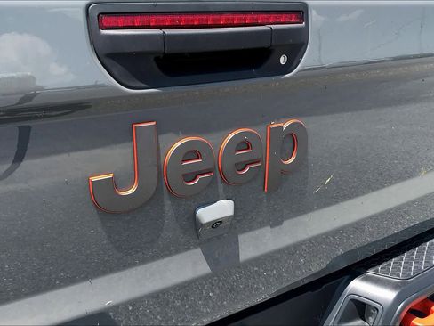 Used 2022 Jeep Gladiator Mojave w/ Trailer Tow Package image 30