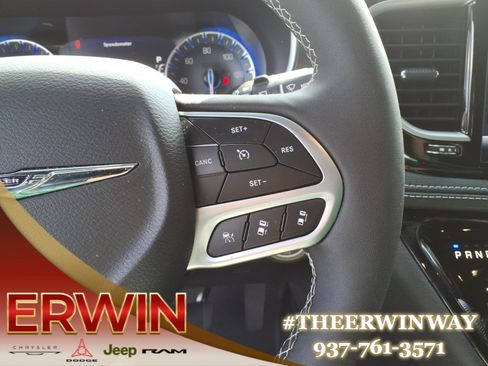 Used 2025 Chrysler Pacifica Select FWD image 19