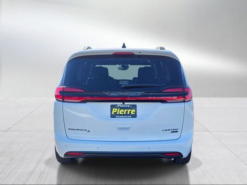 New 2027 Chrysler Pacifica Limited AWD/4WD image 5