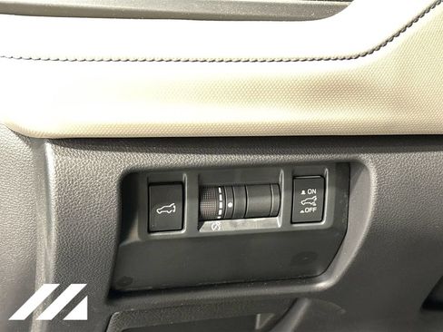 Used 2026 Subaru Forester Premium AWD/4WD image 10