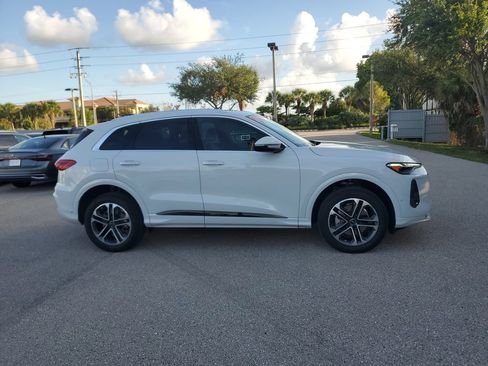 Certified 2025 Audi Q5 Premium Plus w/ Premium Plus AWD/4WD image 4