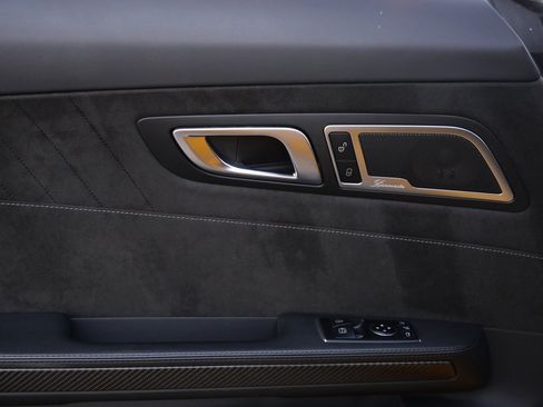 Used 2020 Mercedes-Benz AMG GT R image 19