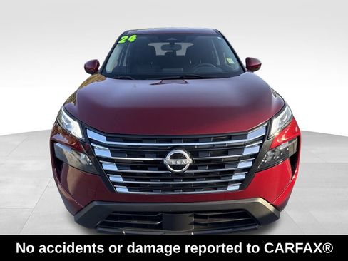 Used 2024 Nissan Rogue SV image 2