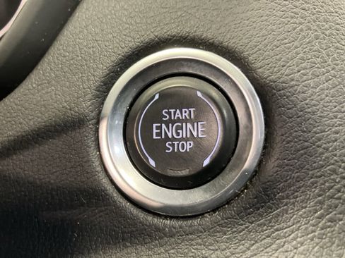 Used 2021 Cadillac XT4 Premium Luxury image 19