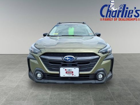 Certified 2025 Subaru Outback Premium AWD/4WD image 2