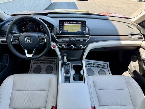 Used 2018 Honda Accord Touring image 17