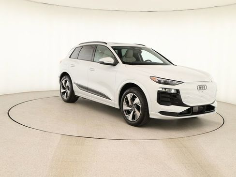 New 2025 Audi Q6 e-tron Premium Plus image 10
