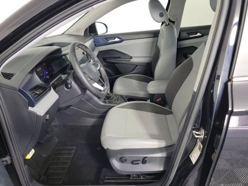 Used 2022 Volkswagen Taos SE image 11