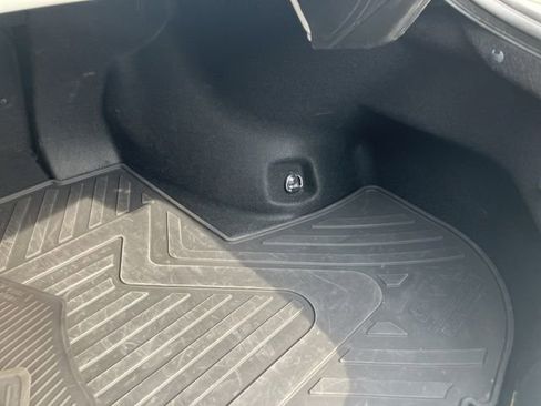 Used 2022 Lexus ES 350 Ultra Luxury w/ Accessory Package 2 image 26