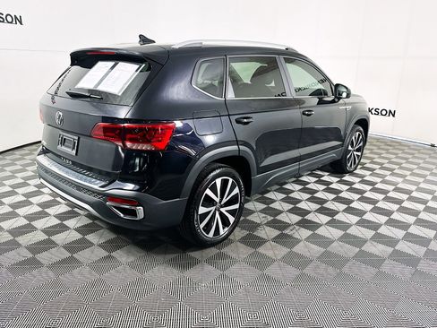 Used 2024 Volkswagen Taos SE image 3