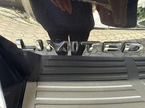 Used 2023 Ford Expedition Limited AWD/4WD image 10