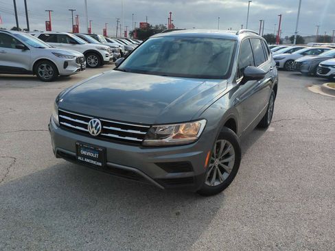 Used 2018 Volkswagen Tiguan S image 1