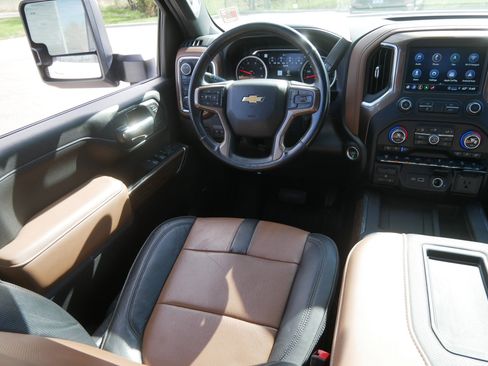 Used 2022 Chevrolet Silverado 3500 High Country w/ Z71 Off-Road Package AWD/4WD image 9