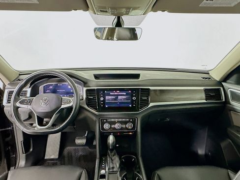 Used 2023 Volkswagen Atlas SE FWD image 3