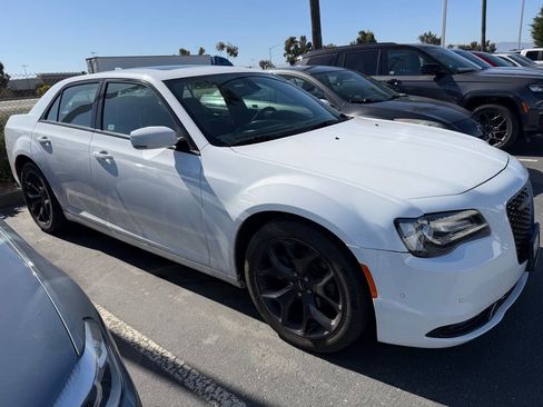 Used 2023 Chrysler 300 S RWD image 3