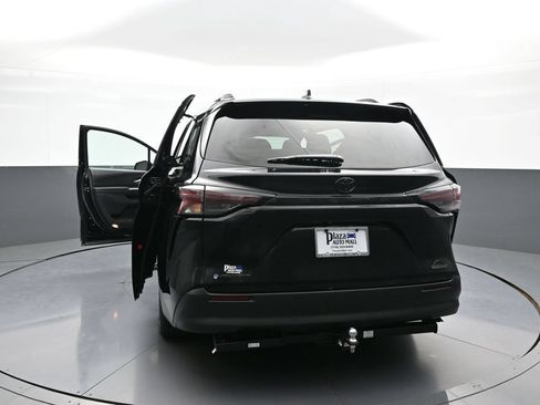 Certified 2026 Toyota Sienna XLE Woodland Edition AWD/4WD image 49