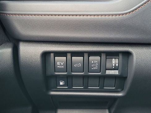 Used 2025 Subaru Forester Touring image 11