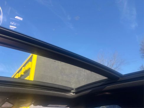 Used 2022 BMW X4 xDrive30i w/ M Sport Package image 19