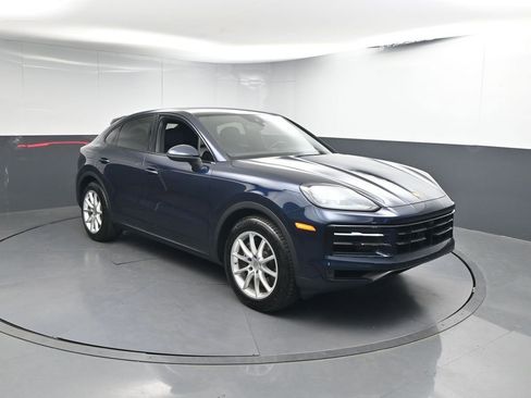 Certified 2024 Porsche Cayenne Coupe AWD/4WD image 28