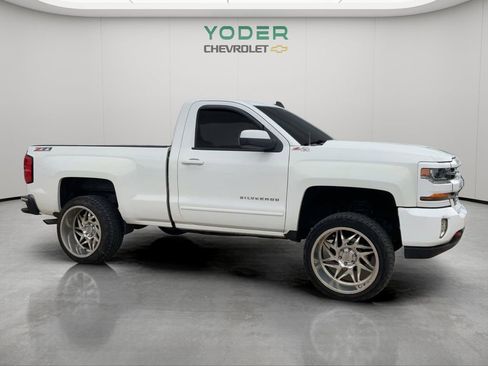 Used 2017 Chevrolet Silverado 1500 LT w/ LT Convenience Package AWD/4WD image 3