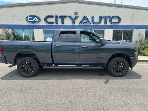 Used 2025 RAM 2500 Big Horn AWD/4WD image 3