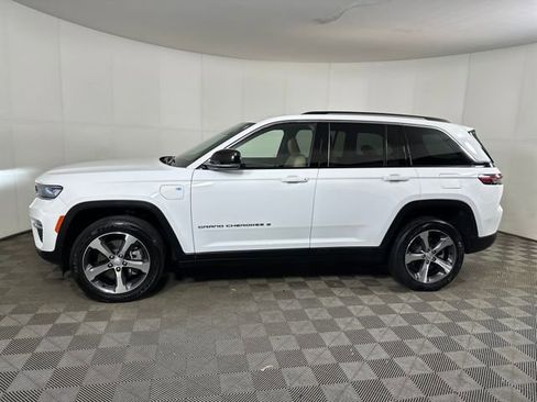 Used 2023 Jeep Grand Cherokee 4WD 4xe image 6