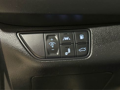 Used 2019 Genesis G70 3.3T Advanced w/ Sport Package image 18