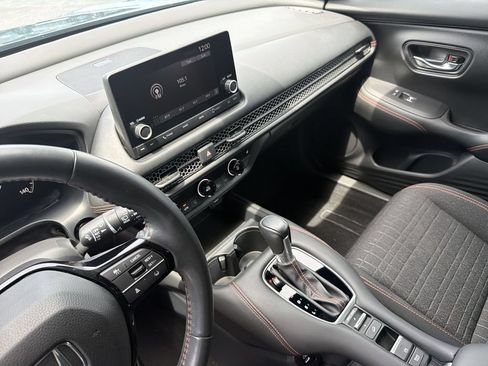Used 2025 Honda HR-V Sport image 25