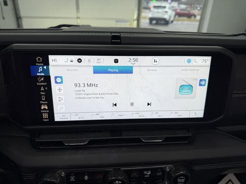 Used 2024 Jeep Wrangler Unlimited Sahara w/ Technology Group image 18