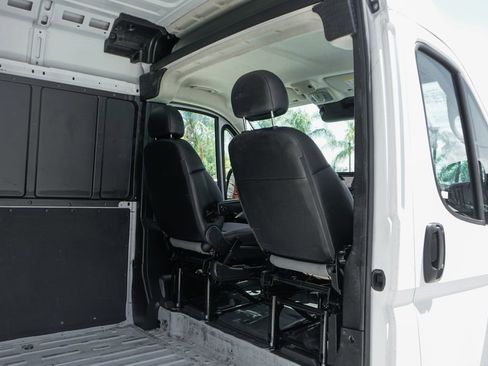 Used 2025 RAM ProMaster 2500 w/ Convenience Group FWD image 12