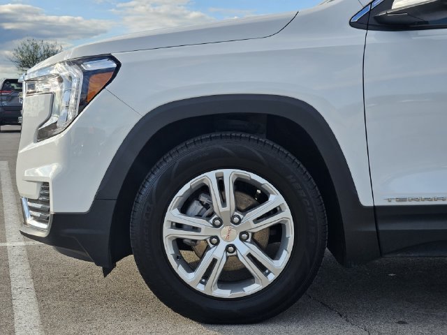 Used 2024 GMC Terrain SLE FWD image 8