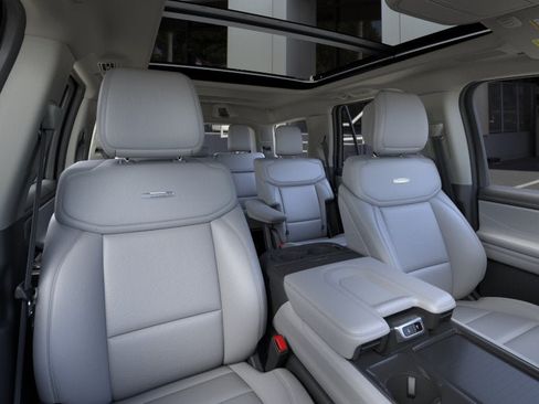 New 2026 Ford Expedition Platinum w/ Driver's Package AWD/4WD image 10